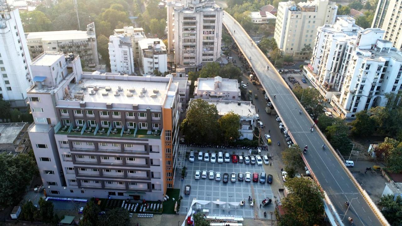Apricot Hotel , Ahmedabad Exterior photo