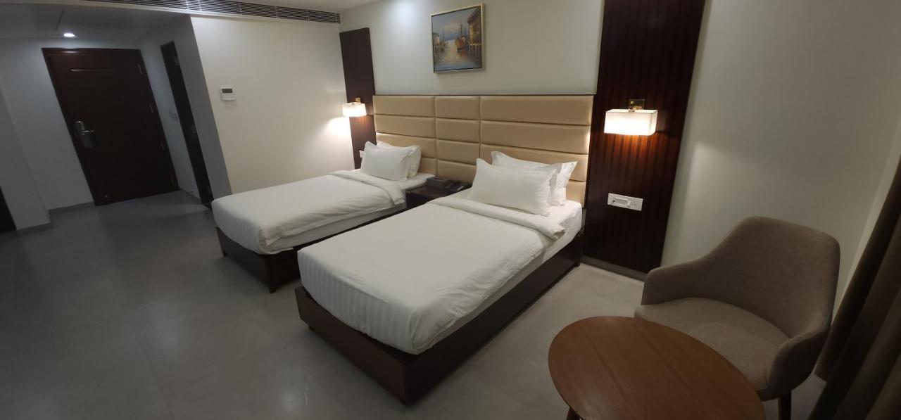 Apricot Hotel , Ahmedabad Exterior photo