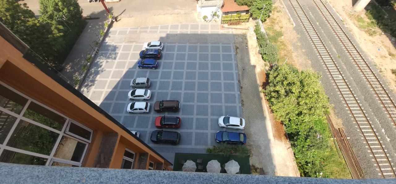 Apricot Hotel , Ahmedabad Exterior photo